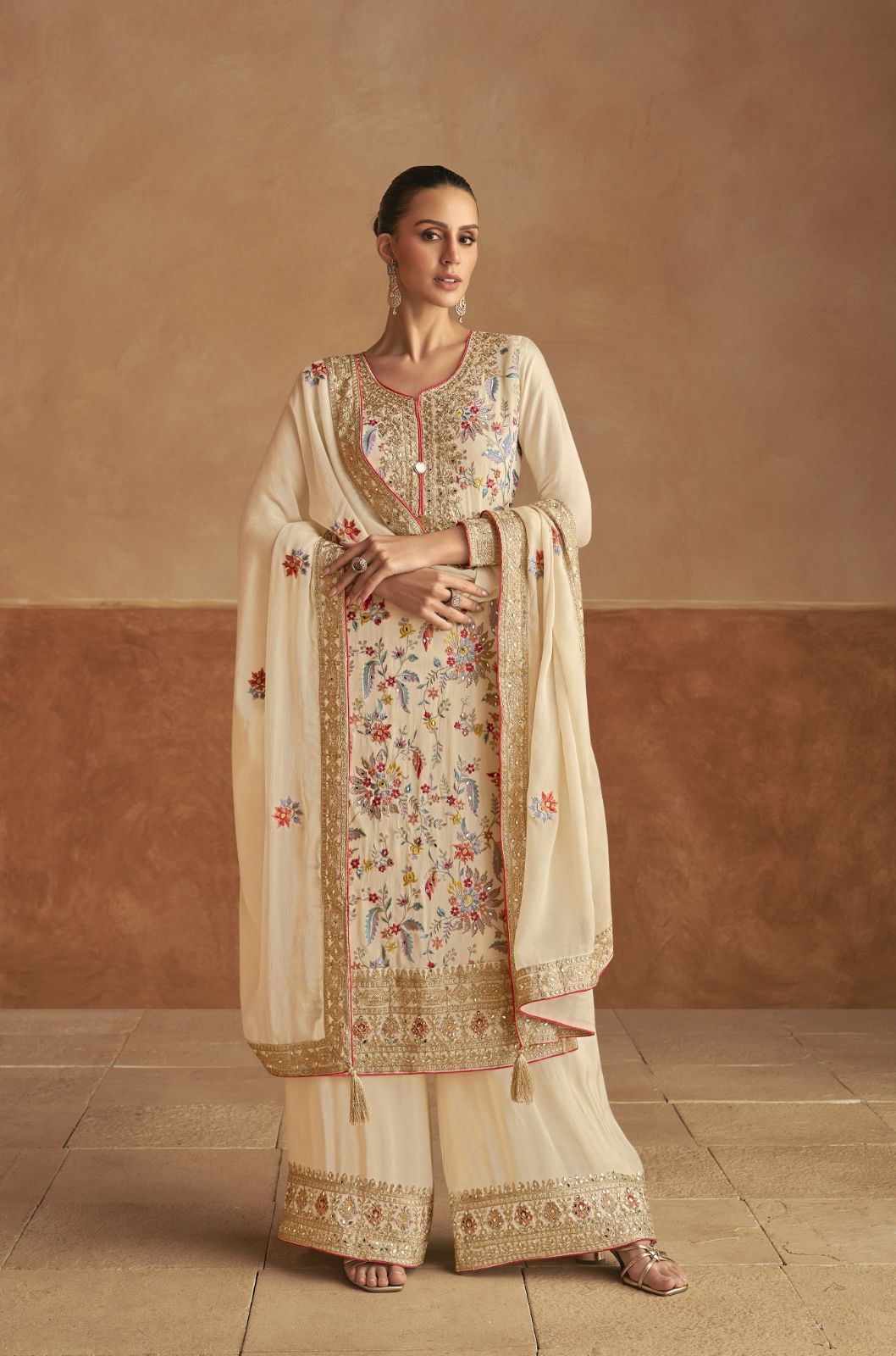 GULKAYRA DESIGNER LAHZA DESIGNER CHINNON SUITS