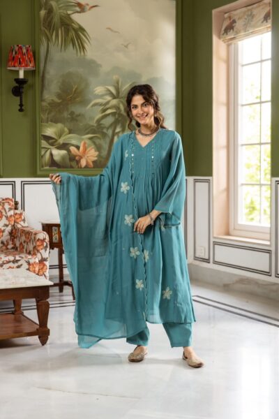 LATEST FULL FLAIR THREE PIECE SET IN WHOLESALE